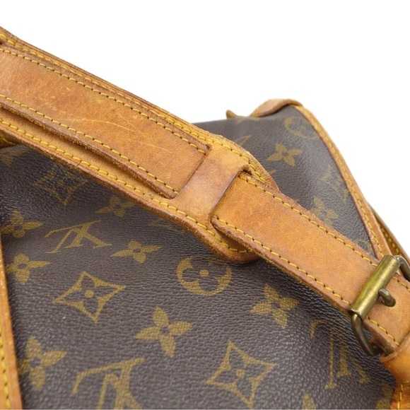 LOUIS VUITTON SAUMUR 35 MESSENGER SHOULDER BAG MONOGRAM M42254 AR9001 164144 - Picture 8 of 17